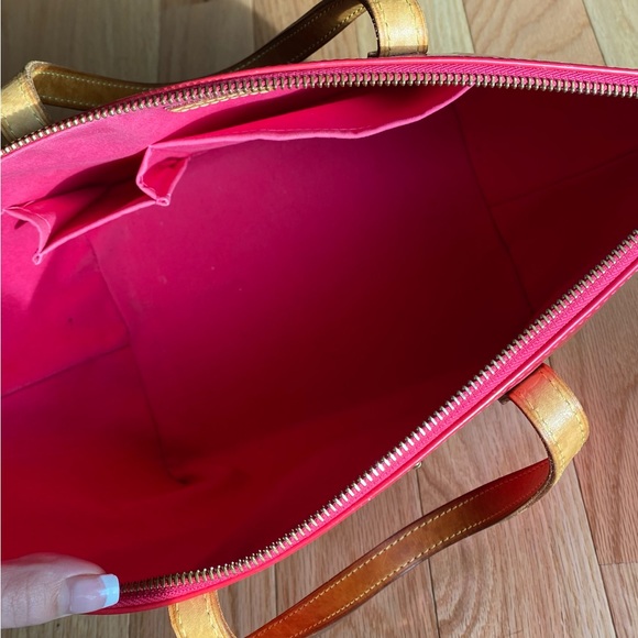 Louis Vuitton Vernis Bellevue Bag - Picture 4 of 13